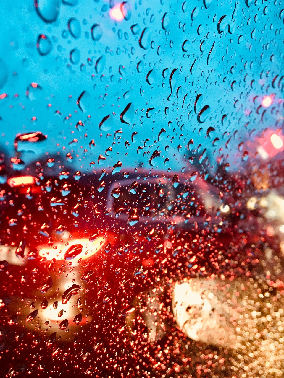 Rainy Roads: Why Wet Weather Can Be Just as Hazardous as Snow & Tips for Safe Driving💦